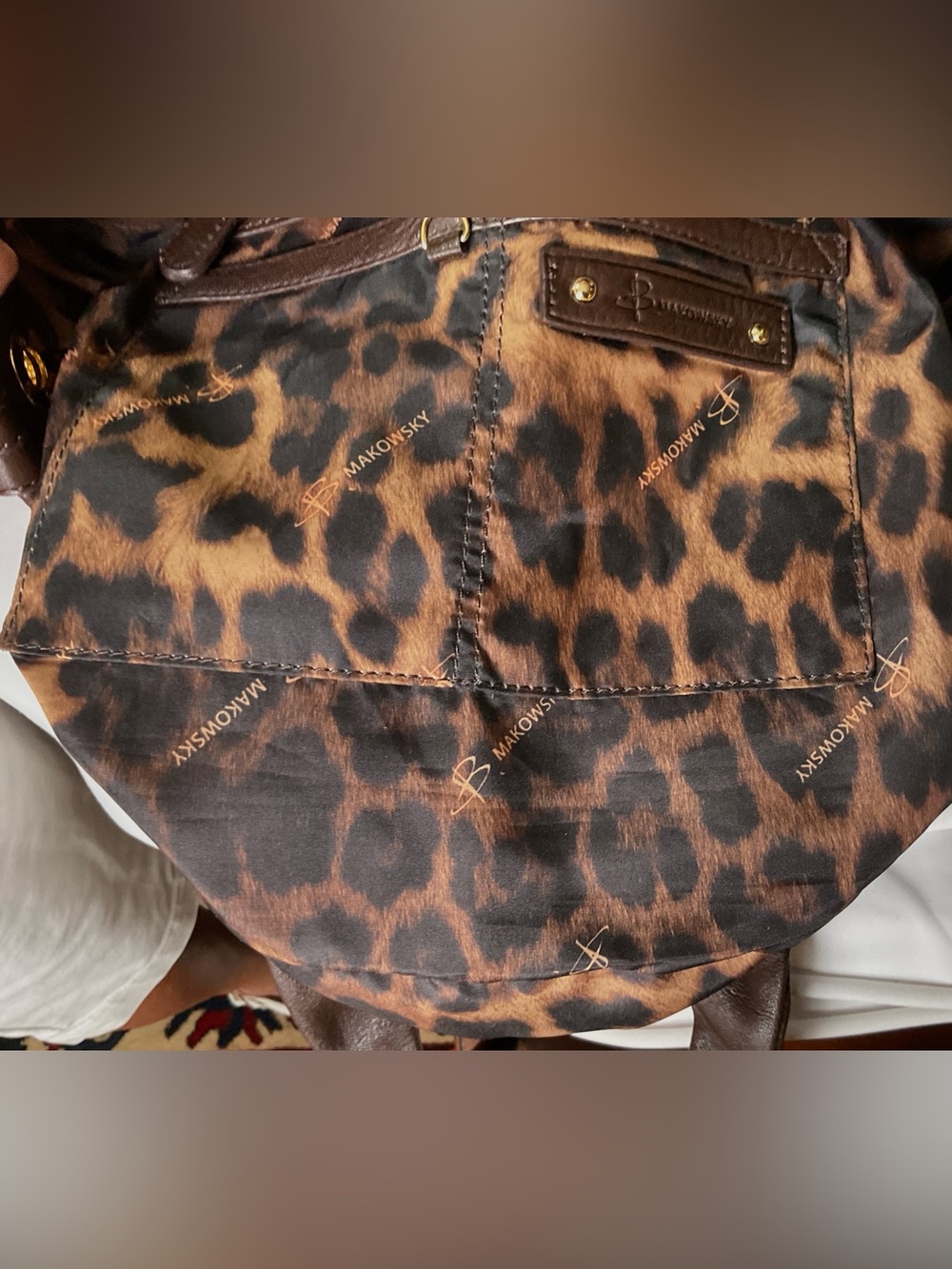 NWOT- B Makowsky brown, pleated, leather, goldtone hardware hobo shoulder bag - Picture 12 of 15